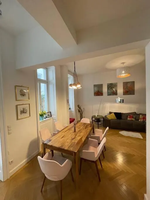 Apartament Townhouse Sternwarte Wiedeń Austria